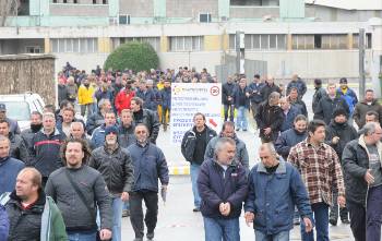 Οι χαλυβουργοί πρέπει να αφήσουν τη δική τους σφραγίδα στη σημερινή απεργία, να μην επιτρέψουν να τους αξιοποιήσει η μεγαλοεργοδοσία του κλάδου