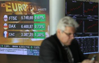 Το νέο «δημοσιονομικό σύμφωνο» γεννά καινούριες αντιθέσεις, δείχνοντας ότι οι συμβιβασμοί στη λυκοσυμμαχία, εν μέσω κρίσης, είναι προσωρινοί και εύθραυστοι