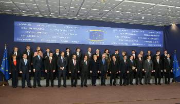 Η ελπίδα για τους λαούς δε βρίσκεται στην ΕΕ, αλλά στην πάλη ενάντια στα μονοπώλια και τον καπιταλισμό