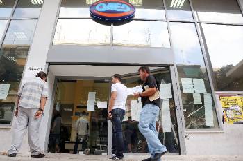 Παρά το γεγονός ότι από το Δεκέμβρη έχουν αναλάβει εργασία, χιλιάδες απασχολούμενοι στα προγράμματα του ΟΑΕΔ παραμένουν ακόμα απλήρωτοι