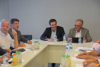 {2} ...και το άλλο μείγμα «ψάχνεται» σε συναντήσεις με τους βιομήχανους