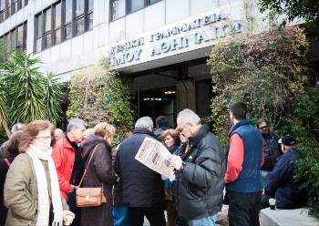 Στιγμιότυπο από τη χτεσινή παρέμβαση στις υπηρεσίες του Δήμου