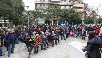 Από την εκδήλωση τιμής στην πλατεία της ΕΠΟΝ
