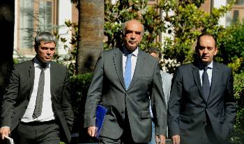 Πολιτική νομιμοποίηση της μεταβατικής προεδρίας του στη ΝΔ λέγεται ότι σκέφτεται να αναζητήσει από την Κοινοβουλευτική Ομάδα του κόμματος ο Ευ. Μεϊμαράκης