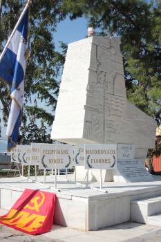 Το μνημείο για τους μαχητές του ΕΛΑΣ