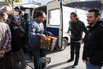 Εμπρακτα και με κάθε τρόπο εκφράζεται η αλληλεγγύη στους απεργούς του «Ζούρα»
