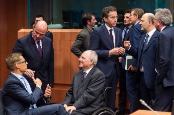Οι τοποθετήσεις όλων των εμπλεκόμενων πλευρών επιβεβαιώνουν ότι οι διαβουλεύσεις δεν αφορούν ούτε στο ελάχιστο την ουσία της αντιλαϊκής πολιτικής...