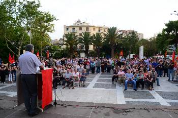 Πλήθος κόσμου συμμετείχε στη συγκέντρωση στην Καλλιθέα