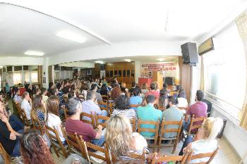 Αποψη της συγκέντρωσης της ΤΟ Τηλεπικοινωνιών