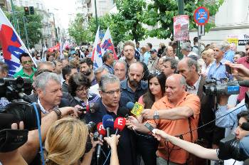 Ο Δ. Κουτσούμπας στη χτεσινή απεργιακή συγκέντρωση των υγειονομικών