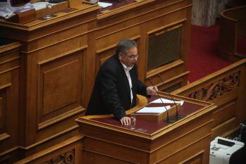 Ο εισηγητής του ΚΚΕ, Γ. Λαμπρούλης