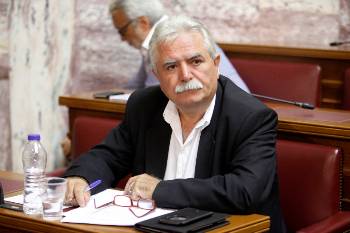 Ο Χρ. Κατσώτης, εισηγητής του ΚΚΕ στη χτεσινή συζήτηση της πρότασης νόμου στην Επιτροπή της Βουλής
