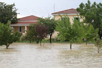 Η εικόνα μιλά από μόνη της. Το χωριό Πήδημα μετατράπηκε σε βάλτο