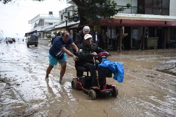 Θερμαϊκός. Στην εικόνα βλέπουμε μία εκδοχή της καπιταλιστικής βαρβαρότητας