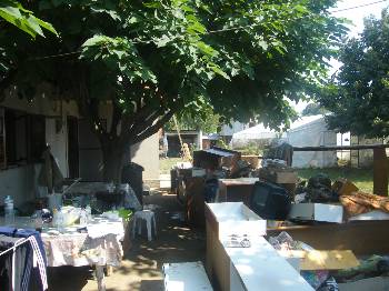 Η ολική καταστροφή στα σπίτια συμπληρώνει τις μεγάλες ζημιές που έπαθαν αγρότες και κτηνοτρόφοι σε κοπάδια και καλλιέργειες