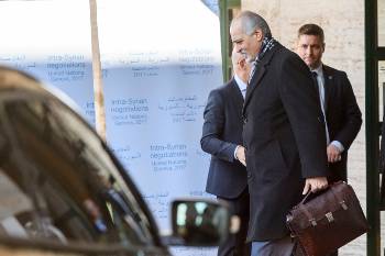 Ο επικεφαλής της συριακής κυβέρνησης Μπασάρ αλ Τζααφάρι προσέρχεται στις νέες διαπραγματεύσεις στη Γενεύη