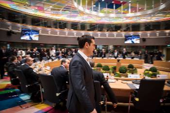 Δεν κρύβεται το «άγχος» του πρωθυπουργού για τη συμμετοχή της ελληνικής αστικής τάξης στο «σκληρό πυρήνα» της ΕΕ (φωτ. από τη συμμετοχή του στη Σύνοδο Κορυφής της περασμένης Παρασκευής)