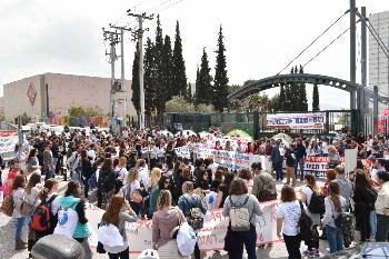 Από τη χτεσινή συγκέντρωση στο υπουργείο Παιδείας