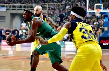 Η δεύτερη νίκη της Φενέρ ψαλίδισε στο ελάχιστο τις ελπίδες πρόκρισης στο φάιναλ φορ για τον Παναθηναϊκό