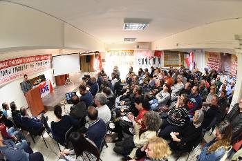 Εκδήλωση για τους εργάτες Τύπου και Χάρτου που «έπεσαν για τη ζωή» οργάνωσαν χτες η Πανελλαδική Ενωση Λιθογράφων και η Ενωση Προσωπικού Πρακτορείων Εφημερίδων