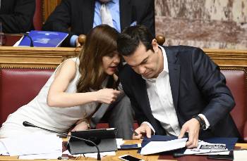 Κεντρική θέση στην απατηλή κυβερνητική προπαγάνδα περί «θετικών μέτρων για το λαό» καταλαμβάνει το πολυνομοσχέδιο του υπουργείου Εργασίας