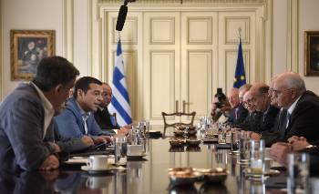 Από τη συνάντηση του πρωθυπουργού με τους τραπεζίτες