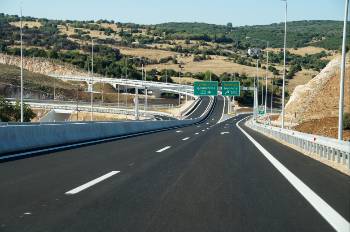 Με βάση την αρχή ο «χρήστης πληρώνει», η ΕΕ προετοιμάζει το έδαφος για νέες χρεώσεις στους οδηγούς