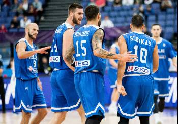 Την πρόκριση στην τετράδα του Ευρωμπάσκετ, για πρώτη φορά μετά το 2009, ψάχνει σήμερα η Ελλάδα κόντρα στη Ρωσία