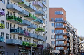 Κατοικίες στη Σουηδία, που είναι όμως απρόσιτες για τις λαϊκές οικογένειες