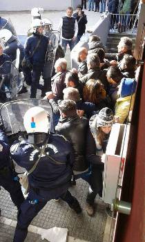 Από καταστολή απεργιακής κινητοποίησης στο «Market In» στα Γιάννενα