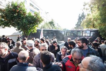 Από την επίθεση της αστυνομίας στην Ηρώδου Αττικού