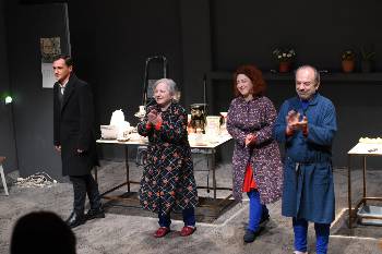Ενα θερμό χειροκρότημα...