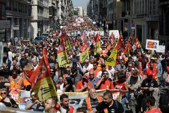 Από τη μαζική εργατική κινητοποίηση στη Μασσαλία