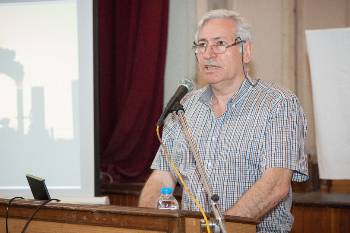 Ο πρόεδρος του ΕΚ Πειραιά στο βήμα