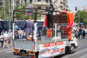 Το άρμα του ΠΑΜΕ για τις Συλλογικές Συμβάσεις