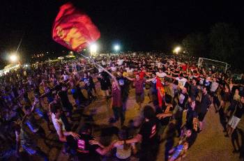 Το γλέντι κράτησε μέχρι το ξημέρωμα το βράδυ του Σαββάτου