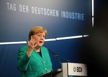 Η καγκελάριος Μέρκελ, μιλώντας στην ημερίδα για τη γερμανική βιομηχανία