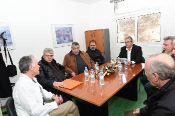 Από τη συνάντηση με τη διοίκηση του Νοσοκομείου στο Καρπενήσι