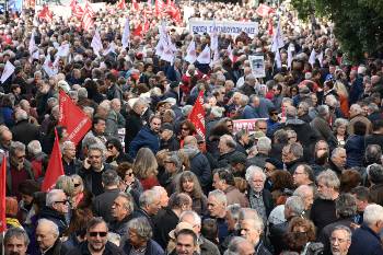 Χιλιάδες συνταξιούχοι στο συλλαλητήριο