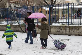 Σε δύσκολες συνθήκες συνεχίστηκαν τα μαθήματα σε κάποια σχολεία