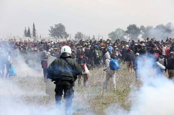 Από την επίθεση με χημικά στους πρόσφυγες