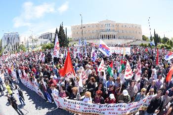 Η μαζική συμμετοχή στις Πρωτομαγιάτικες συγκεντρώσεις αποτελεί παρακαταθήκη για την ενίσχυση της πάλης των εργαζομένων