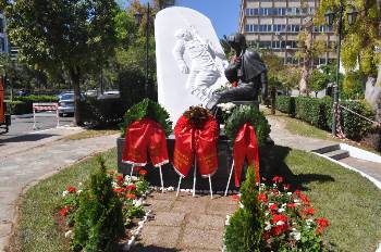 Το μνημείο του Σοβιετικού στρατιώτη στην Καλλιθέα