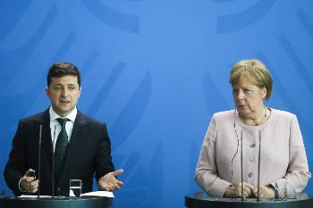 Από την πρόσφατη συνάντηση του Ουκρανού Προέδρου Β. Ζελένσκι και της Γερμανίδας καγκελαρίου Αγκελα Μέρκελ