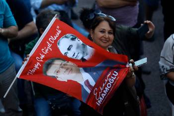 Από τους πανηγυρισμούς για την εκλογή Ιμάμογλου