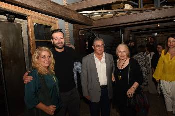 Ο Δ. Κουτσούμπας με τη Σοφία Αδαμίδου, Τάσο Ιορδανίδη και τη Μπέτυ Βαλάση