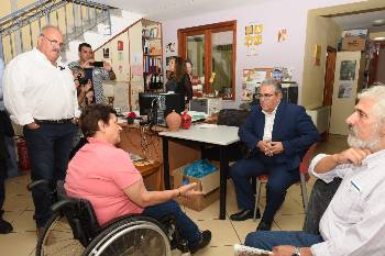 Με την πρόεδρο της Ομοσπονδίας Συλλόγων ΑμεΑ, Σοφία Μιχάλα