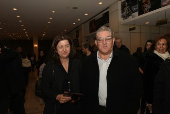 Ο Δημήτρης Κουτσούμπας με την Μαρία Παπαγιάννη, τη σύζυγο του Θάνου Μικρούτσικου
