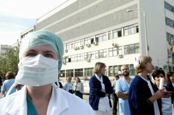 Οι νοσηλεύτριες και οι νοσηλευτές χρειάζεται να πάρουν και αυτοί τη δική τους θέση σε ένα παλλαϊκό κίνημα που θα διεκδικεί ένα ενιαίο, καθολικό και αποκλειστικά δημόσιο, δωρεάν σύστημα Υγείας - Πρόνοιας, και την κατάργηση κάθε επιχειρηματικής δράσης