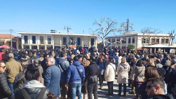 Και στη Χίο χτυπήθηκαν οι συγκεντρώσεις των κατοίκων από δυνάμεις των ΜΑΤ